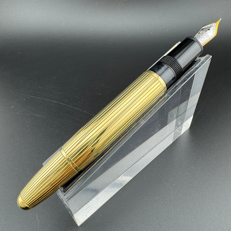 Montblanc No. 1467 Solitaire Solid 18K Gold Fountain Pen 18K Gold Extra-Fine Nib