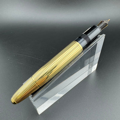 Montblanc No. 1467 Solitaire Solid 18K Gold Fountain Pen 18K Gold Extra-Fine Nib