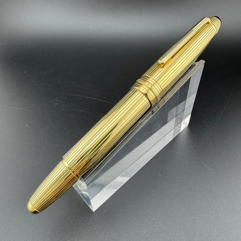 Montblanc No. 1467 Solitaire Solid 18K Gold Fountain Pen 18K Gold Extra-Fine Nib