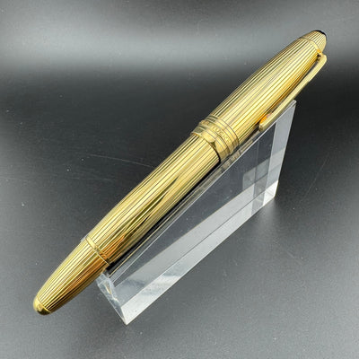 Montblanc No. 1467 Solitaire Solid 18K Gold Fountain Pen 18K Gold Extra-Fine Nib