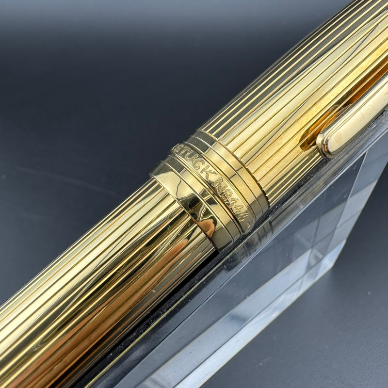 Montblanc No. 1467 Solitaire Solid 18K Gold Fountain Pen 18K Gold Extra-Fine Nib