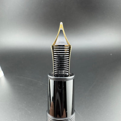 Montblanc Meisterstück No. 146 Fountain Pen 14K Gold Medium Nib Serviced