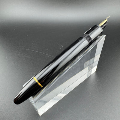 Montblanc Meisterstück No. 146 Fountain Pen 14K Gold Medium Nib Serviced