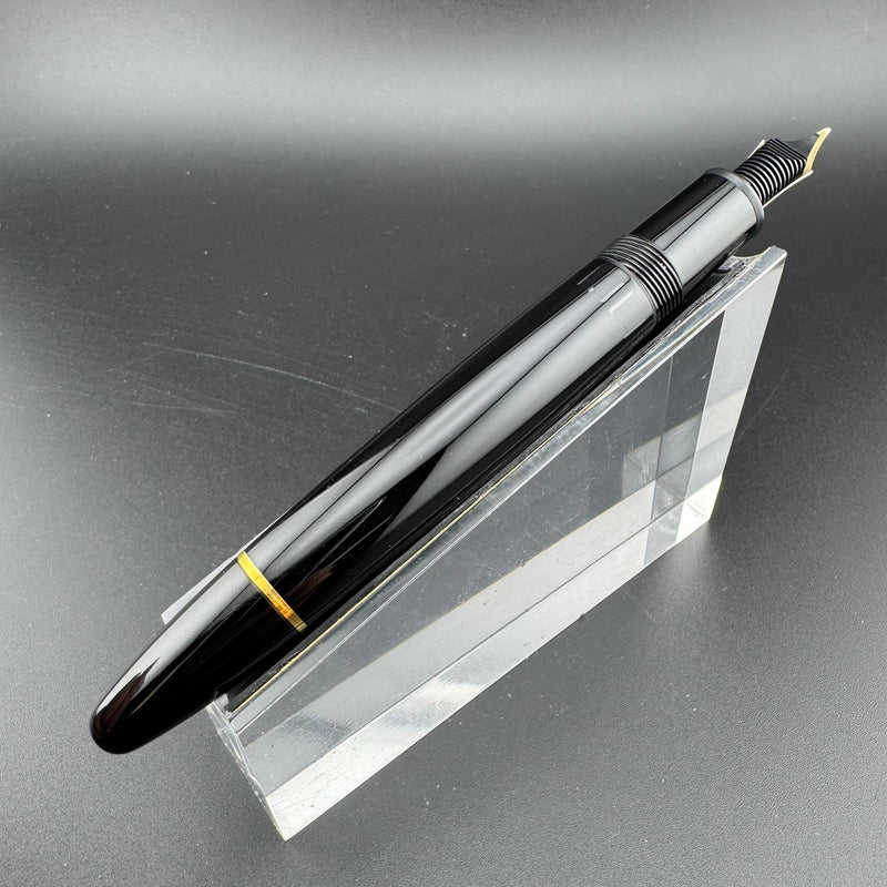 Montblanc Meisterstück No. 146 Fountain Pen 14K Gold Medium Nib Serviced