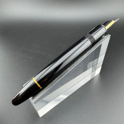 Montblanc Meisterstück No. 146 Fountain Pen 14K Gold Medium Nib Serviced