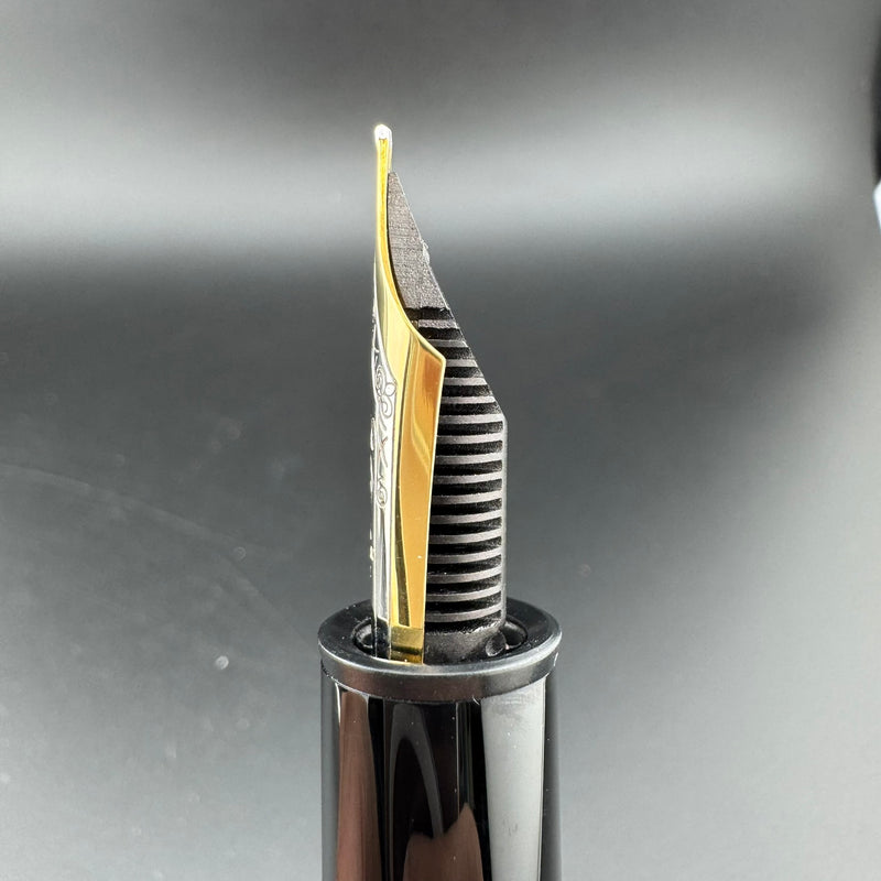 Montblanc Meisterstück No. 149 Fountain Pen 18K Gold Broad Nib Serviced