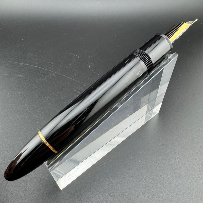 Montblanc Meisterstück No. 149 Fountain Pen 18K Gold Broad Nib Serviced