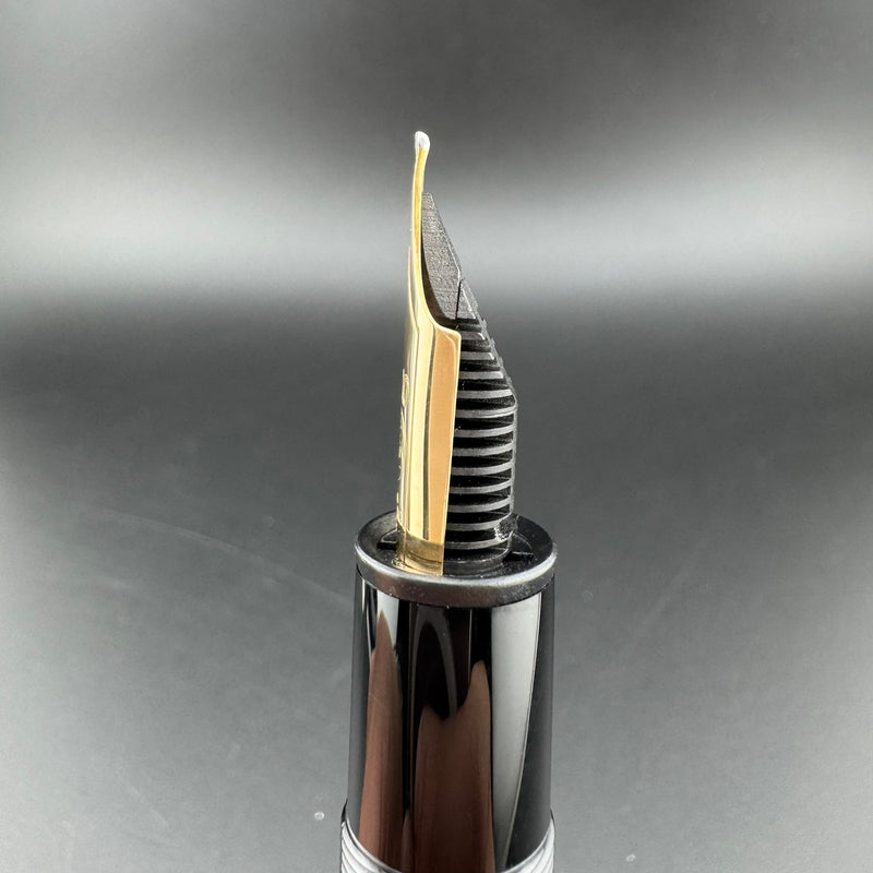 Montblanc Meisterstück No. 146 Fountain Pen 14K Gold Fine Nib Serviced