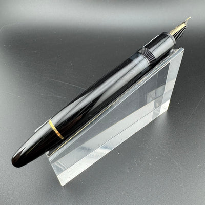 Montblanc Meisterstück No. 146 Fountain Pen 14K Gold Fine Nib Serviced