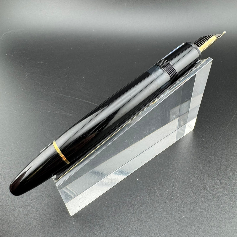 Montblanc Meisterstück No. 146 Fountain Pen 14K Gold Fine Nib Serviced