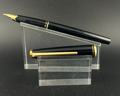 Montblanc Fountain pen w/ 14K Gold nib