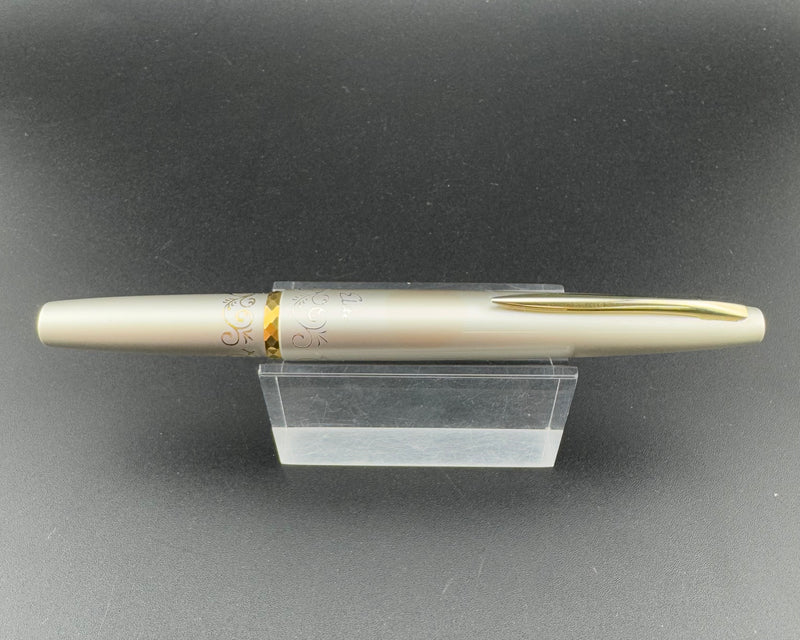 Pilot Elite Silver & White Pocket Fountain Pen 18K Gold Script Nib