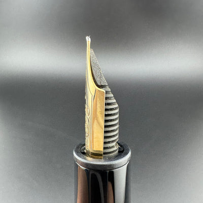 Montblanc Meisterstück No. 146 Fountain Pen 14C Gold Broad Nib Serviced