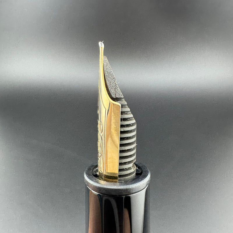 Montblanc Meisterstück No. 146 Fountain Pen 14C Gold Broad Nib Serviced