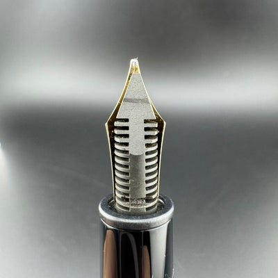 Montblanc Meisterstück No. 146 Fountain Pen 14C Gold Broad Nib Serviced