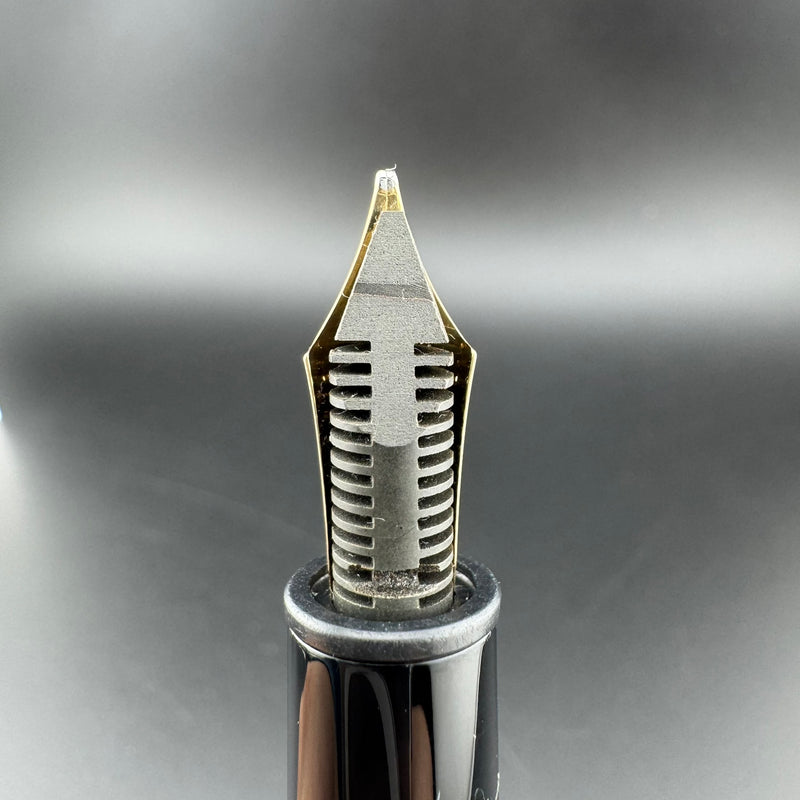 Montblanc Meisterstück No. 146 Fountain Pen 14C Gold Broad Nib Serviced