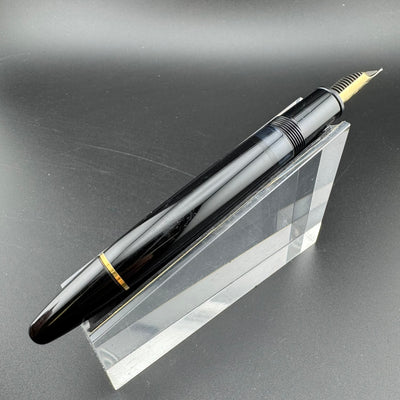 Montblanc Meisterstück No. 146 Fountain Pen 14C Gold Broad Nib Serviced