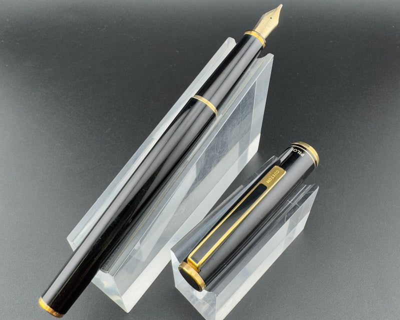 Pilot Custom Fountain Pen 14K Gold Oblique Broad Nib