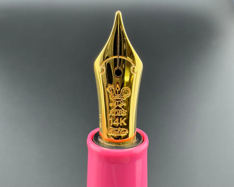 Sailor Pro Gear Slim Pink PenStyle Den Excl. Fountain Pen 14K Gold Medium Nib