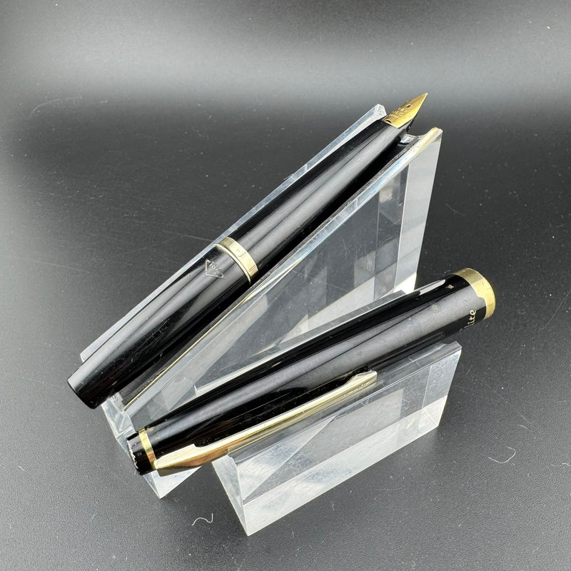 Pilot Elite Black & Gold Pocket Fountain Pen 18K Gold Script Nib