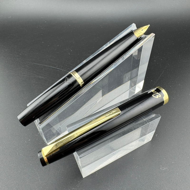 Pilot Elite Black & Gold Pocket Fountain Pen 18K Gold Manifold Nib Dec 1969