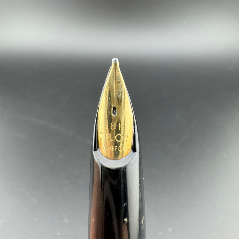 Pilot Elite Black & Gold Pocket Fountain Pen 18K Gold Manifold Nib Dec 1969