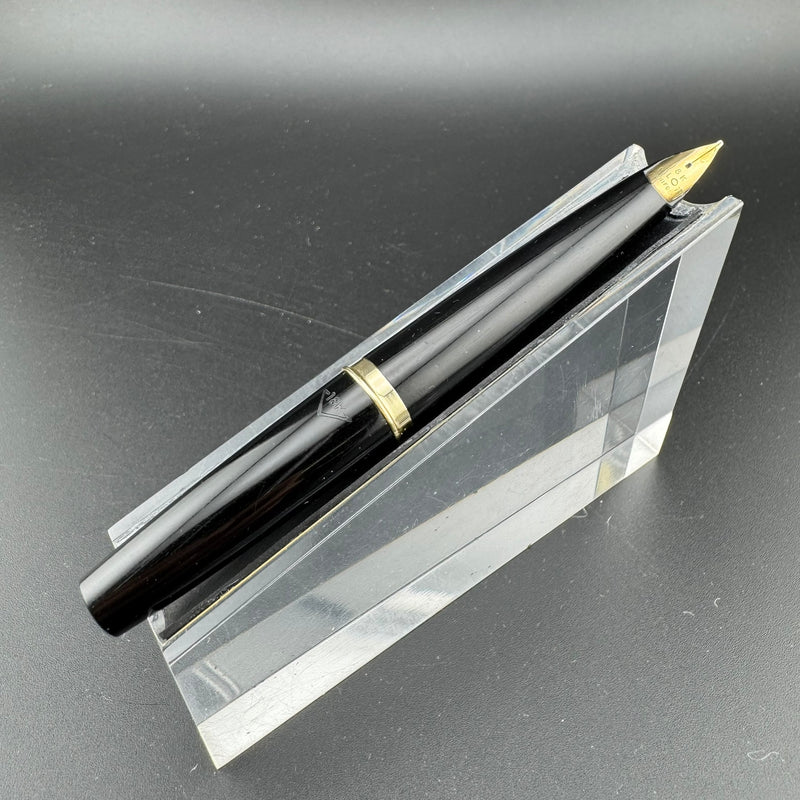 Pilot Elite Black & Gold Pocket Fountain Pen 18K Gold Manifold Nib Dec 1969