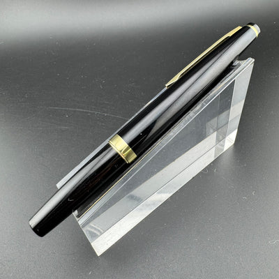 Pilot Elite Black & Gold Pocket Fountain Pen 18K Gold Manifold Nib Dec 1969