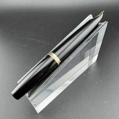 Pilot Elite Black & Gold Pocket Fountain Pen 18K Gold Script Nib Jan 1970