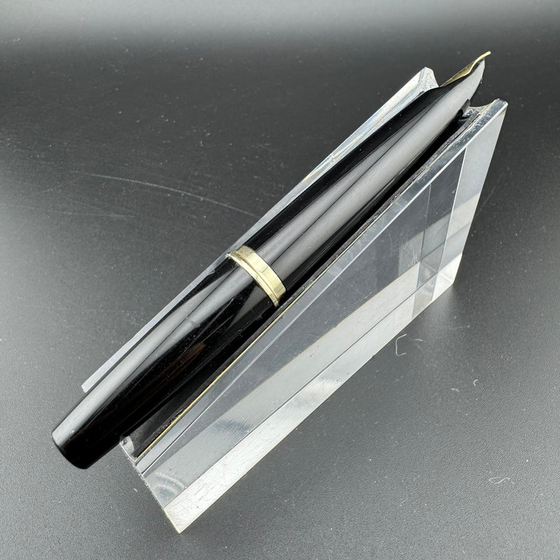 Pilot Elite Black & Gold Pocket Fountain Pen 18K Gold Script Nib Jan 1970