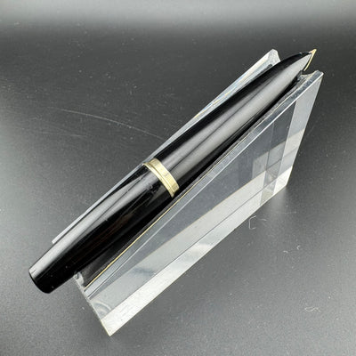 Pilot Elite Black & Gold Pocket Fountain Pen 18K Gold Script Nib Jan 1970