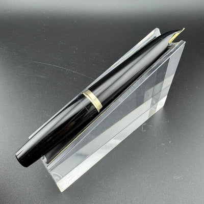 Pilot Elite Black & Gold Pocket Fountain Pen 18K Gold Script Nib Jan 1970