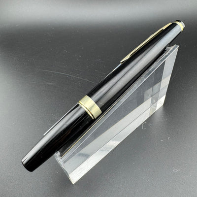 Pilot Elite Black & Gold Pocket Fountain Pen 18K Gold Script Nib Jan 1970