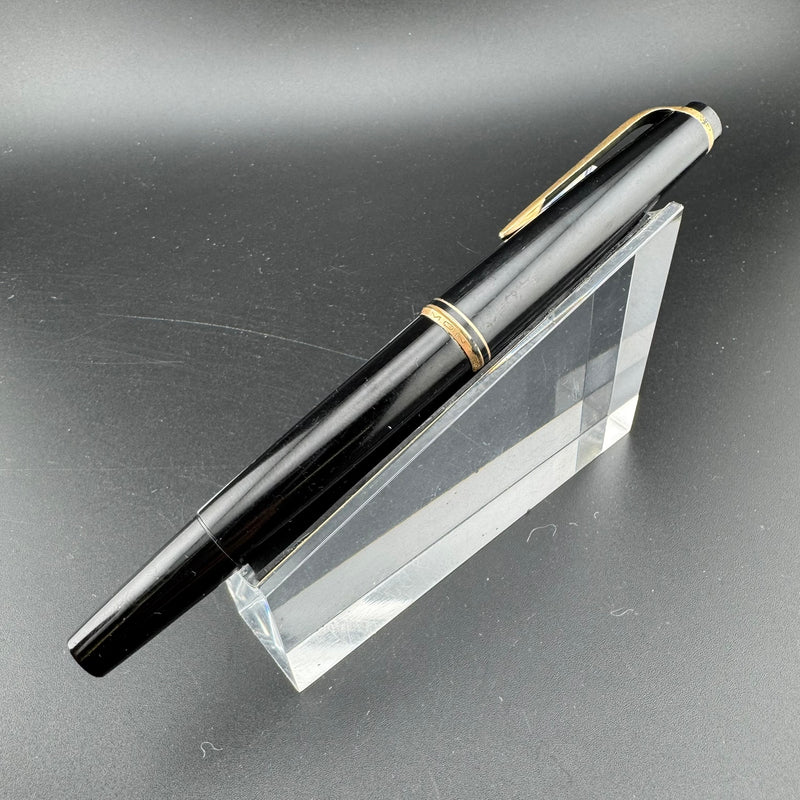 Montblanc No. 22 Black Resin Fountain Pen 14C Gold Fine Nib For Repair