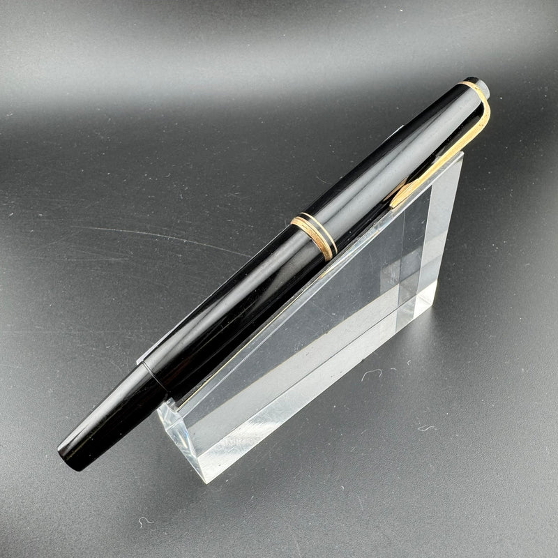 Montblanc No. 22 Black Resin Fountain Pen 14C Gold Fine Nib For Repair