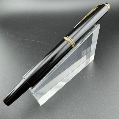 Montblanc No. 24 Black Resin Fountain Pen 14C Gold Fine Nib Serviced