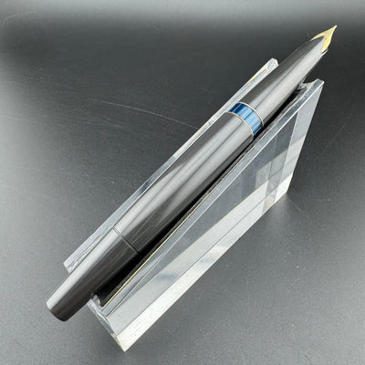 Montblanc No. 22 Grey Resin Fountain Pen 14C Gold Extra-Fine Nib Serviced