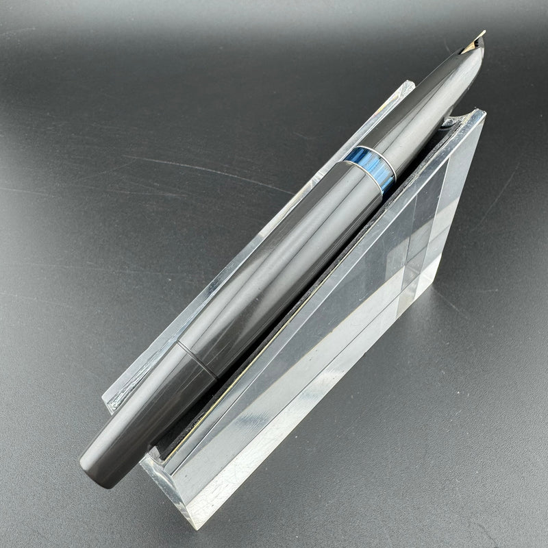 Montblanc No. 22 Grey Resin Fountain Pen 14C Gold Extra-Fine Nib Serviced