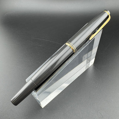 Montblanc No. 22 Grey Resin Fountain Pen 14C Gold Extra-Fine Nib Serviced