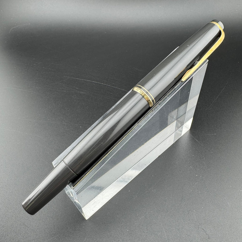 Montblanc No. 22 Grey Resin Fountain Pen 14C Gold Extra-Fine Nib Serviced