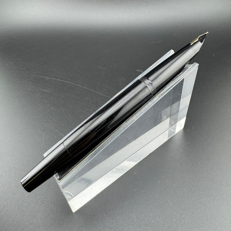 Montblanc No. 221 Black Resin Fountain Pen 14K Gold Extra-Fine Nib Serviced