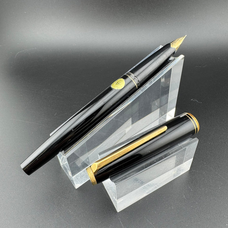 Montblanc 221P Black Resin Fountain Pen 14K Gold Extra-Fine Nib