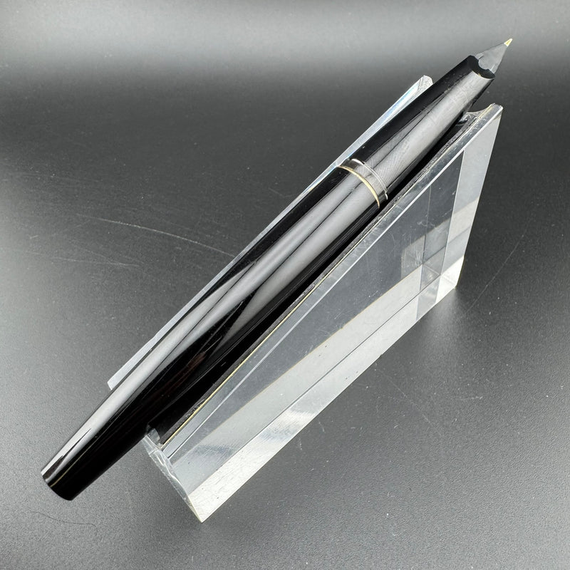 Montblanc 221P Black Resin Fountain Pen 14K Gold Extra-Fine Nib