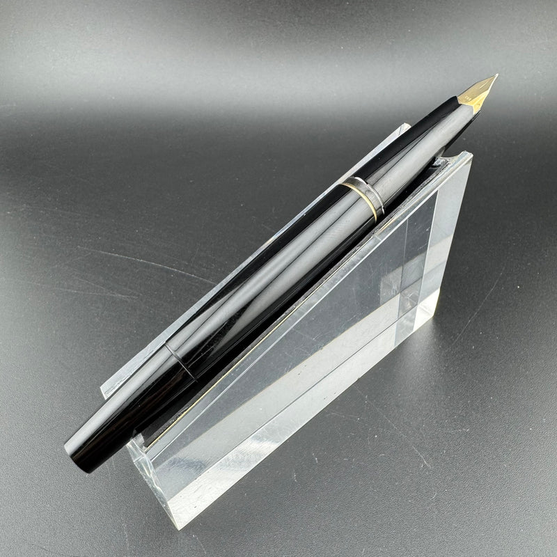 Montblanc No. 221 Black Resin Fountain Pen 14K Gold Extra-Fine Nib Serviced