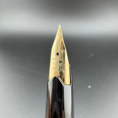 Pilot Elite Black Resin Pocket Fountain Pen 14K Gold Soft-Fine Nib May 1975