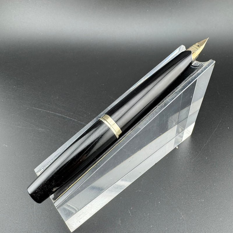 Pilot Elite Black Resin Pocket Fountain Pen 14K Gold Soft-Fine Nib May 1975