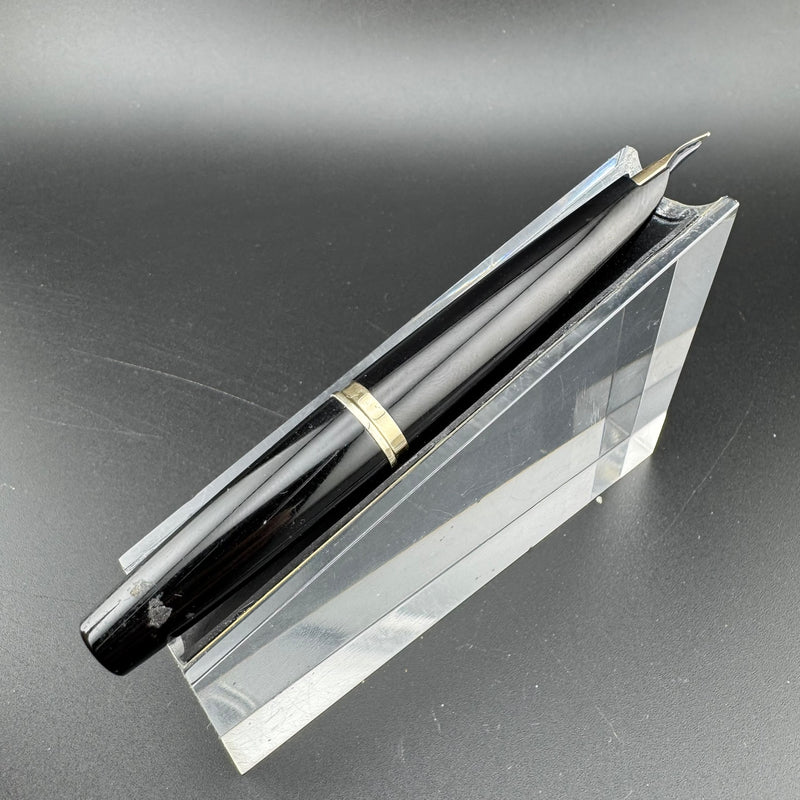 Pilot Elite Black Resin Pocket Fountain Pen 14K Gold Soft-Fine Nib May 1975