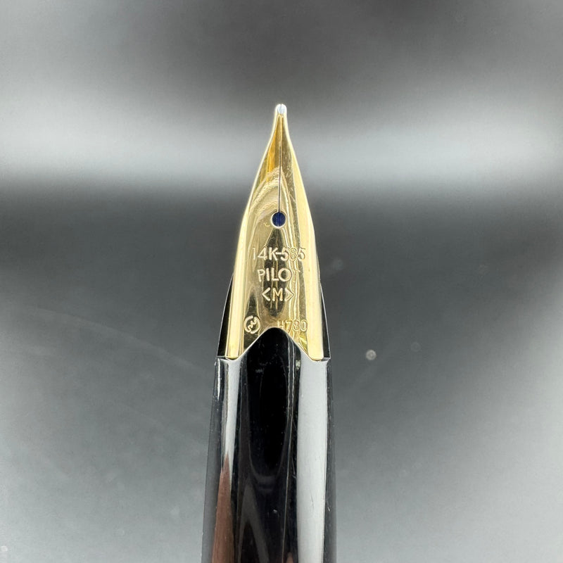 Pilot Elite Full Size Fountain Pen 14K Gold Medium Nib July 1980