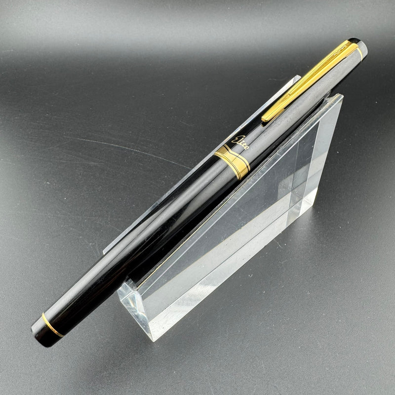 Pilot Elite Full Size Fountain Pen 14K Gold Medium Nib July 1980