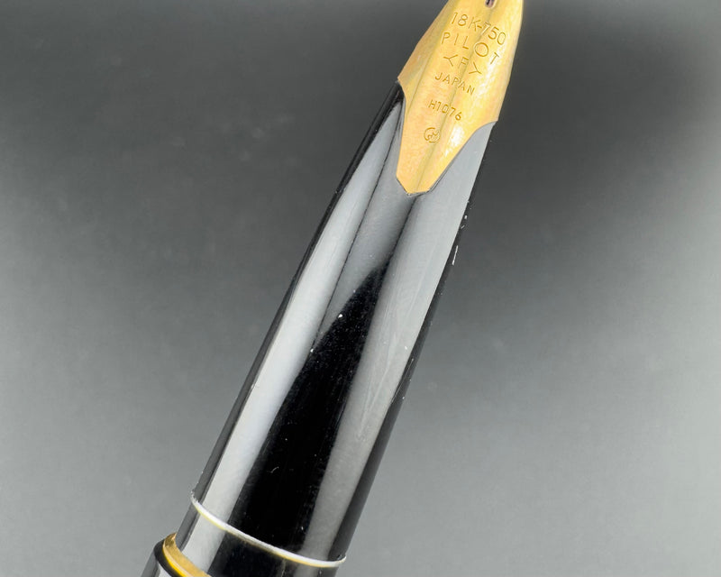 Pilot Custom Black Resin Fountain Pen 18K Gold Fine Nib Oct 1976